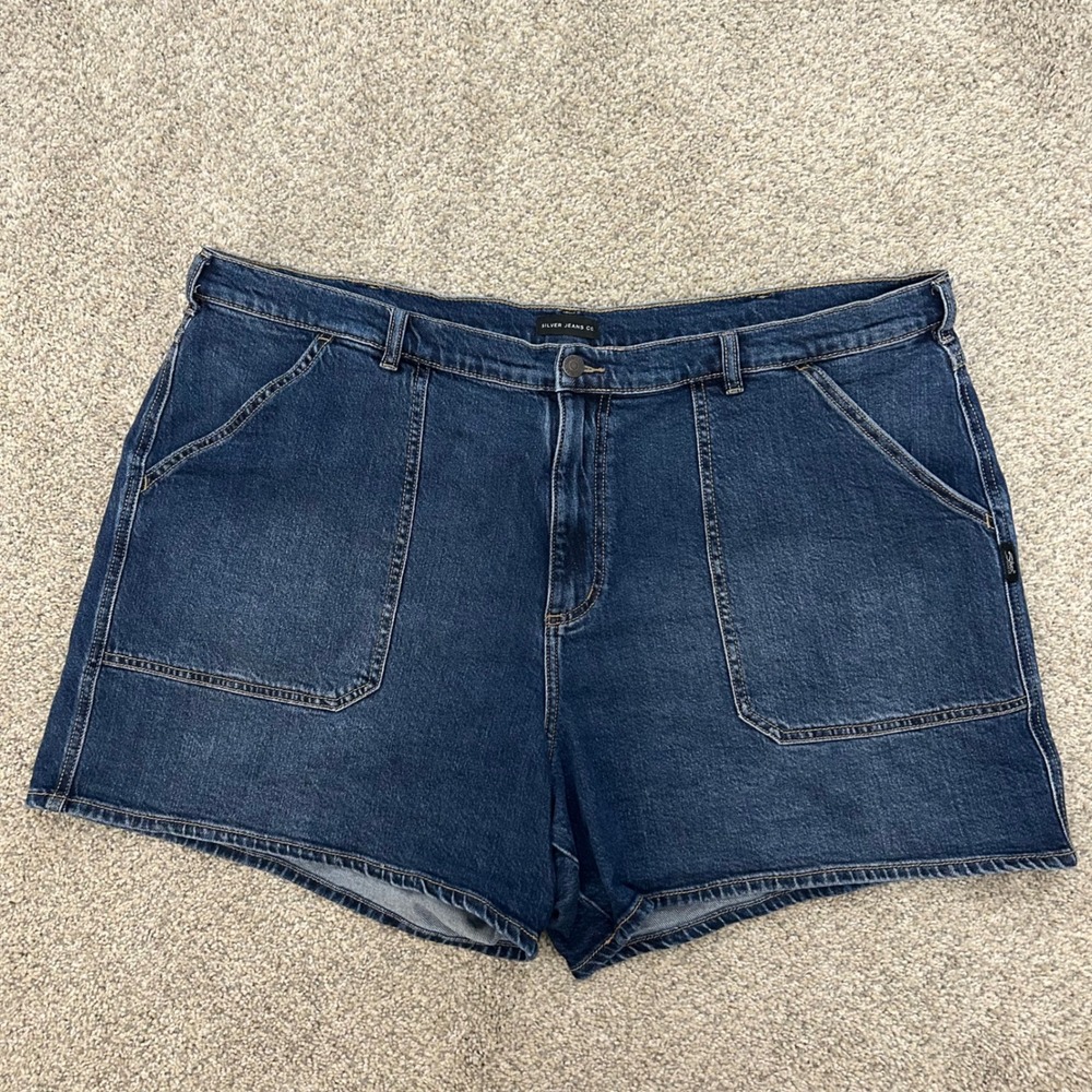 Silver Jeans Co Utility Shorts 22W Blue Denim Dark Wash Stretch Patch Pockets